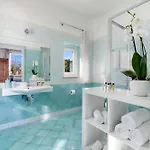 Relais Santa Lucia Bed & Breakfast 3*