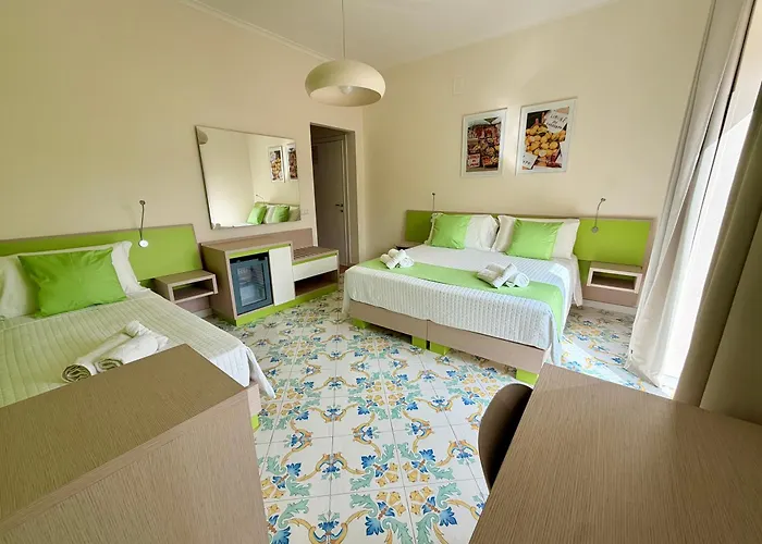 לינה וארוחת בוקר Relais Santa Lucia סורנטו